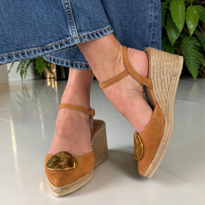 Womens Unisa Delain Cannelle Kid Suede Wedge Espadrilles - Cannelle