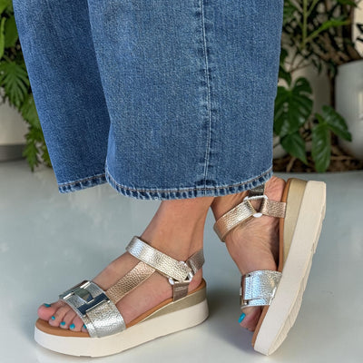 Womens Oh! My Sandals 5961 Wedge Sandals - Metallic Combination