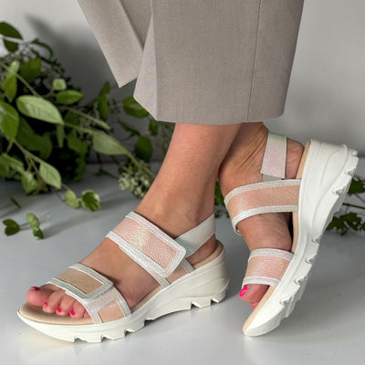 Womens Jose Saenz 5329 Wedge Sandal - Pink Iridescent