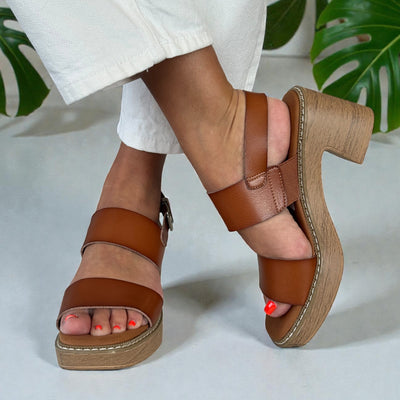 Womens Refresh 175173 Heeled Sandal - Camel