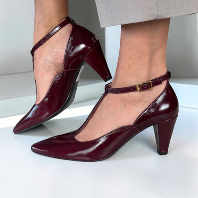 Womens Unisa Latte Court Shoes - Burgundy