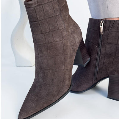 Womens Tamaris 25394 Cigar Structured Ankle Boots - Cigar Structured