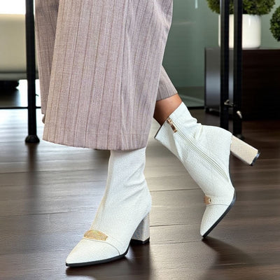 Womens Redz D6106 Soft Textured Stretch Sock Boots - Winter White