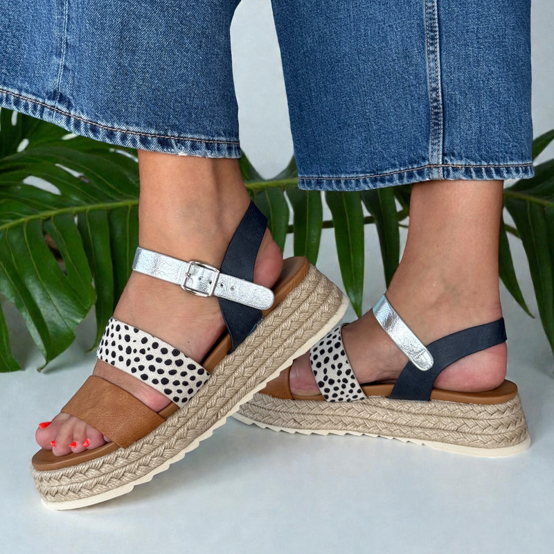 Womens Lunar JLH493 Summer Sandals - Tan