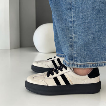 Womens Drilleys Thirty Two Trainers - Whipped Jedi