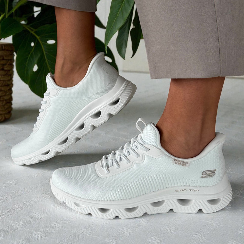 Womens Skechers 117629 Bobs Arc Waves Trainers - White