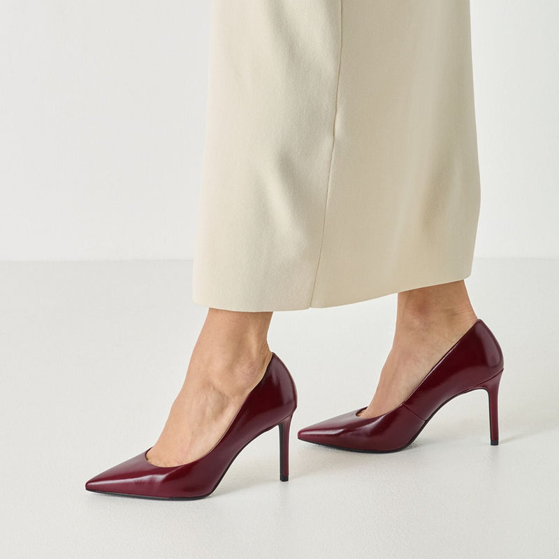 Womens Tamaris 22480 Court Shoes - Merlot