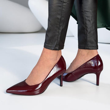 Womens Tamaris 22424 Merlot Patent Court Shoes - Merlot Patent