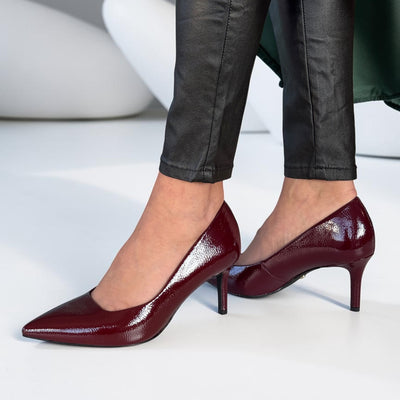 Womens Tamaris 22424 Merlot Patent Court Shoes - Merlot Patent