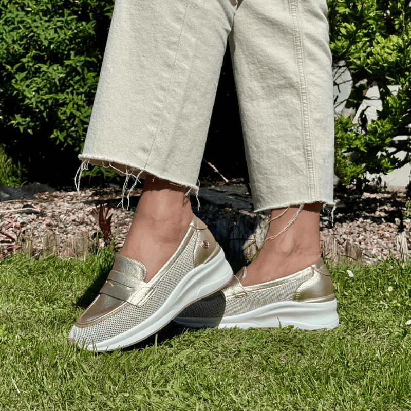 Womens Xti 143707 Mesh Wedge Sporty Loafers - Gold