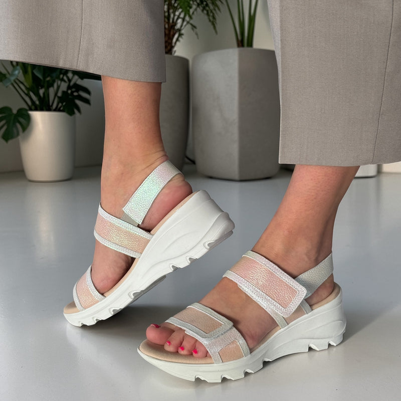 Womens Jose Saenz 5329 Wedge Sandal - Pink Iridescent