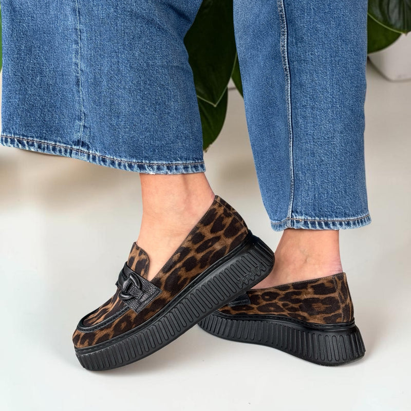 Womens Wonders 5203 Loafers - Leopard Print