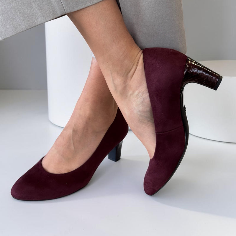 Womens Tamaris 22418 Court Shoe - Burgundy Comb