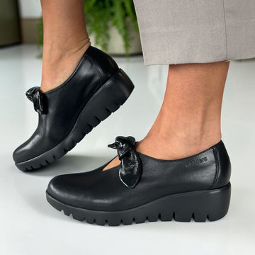 Womens Wonders 33159 Wedge Shoes - Black