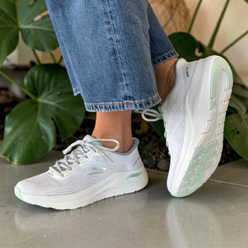 Womens Skechers 150338 White Arch Fit 2.0 Trainers - White