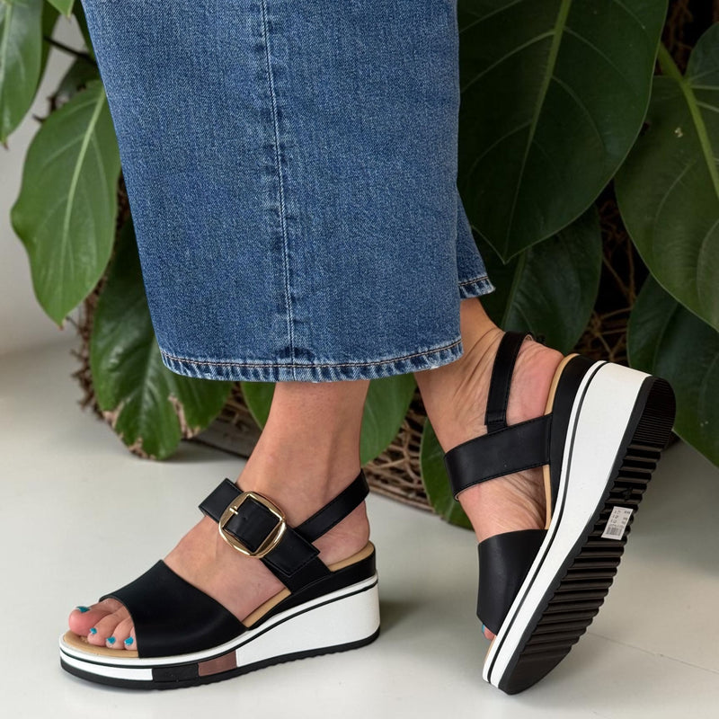 Womens Heavenly Feet Olina Black Sandals - Black