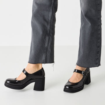 Womens Tamaris 22409 Block Heels - Black