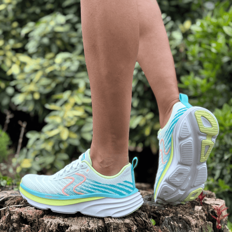 Womens Skechers D'Lux Vapor Trainers - White Multi