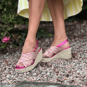 Womens Xti 143825 Fuchsia Multi Woven Crossover Wedge Sandals - Fuchsia