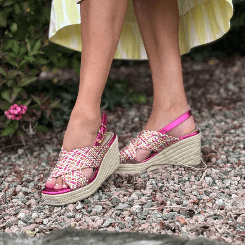 Womens Xti 143825 Fuchsia Multi Woven Crossover Wedge Sandals - Fuchsia