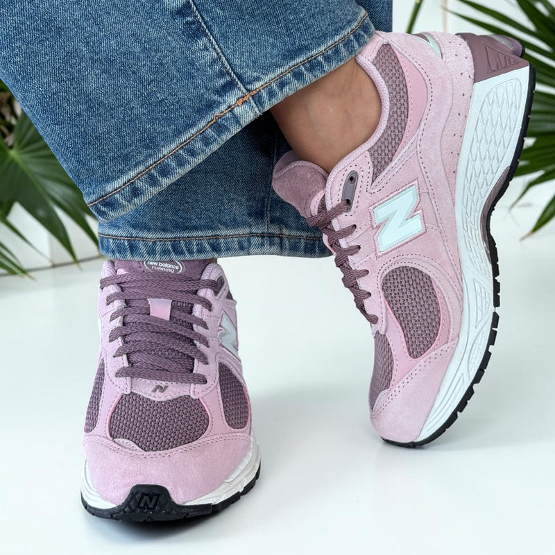 Womens New Balance 2002R Trainers AW26 - Chalk Pink