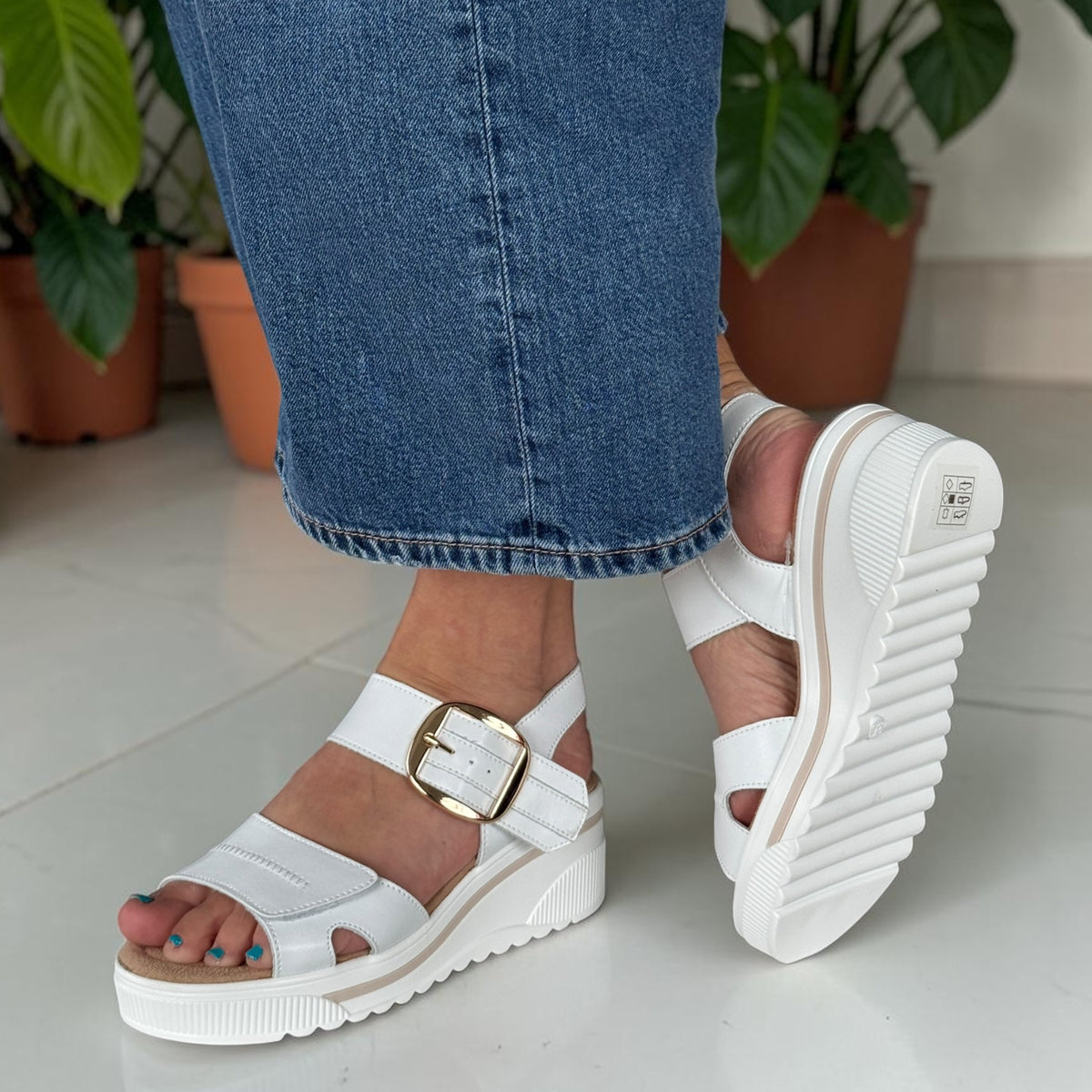 Womens Redz T42 Leather Wedge Sandals