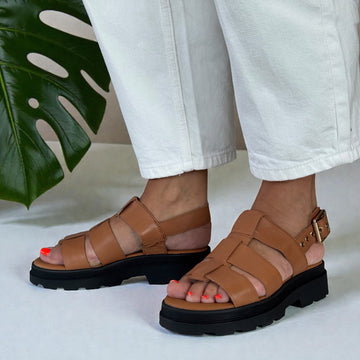 Womens Clarks Orinoco3 Strap Tan Leather Gladiator Sandals - Tan