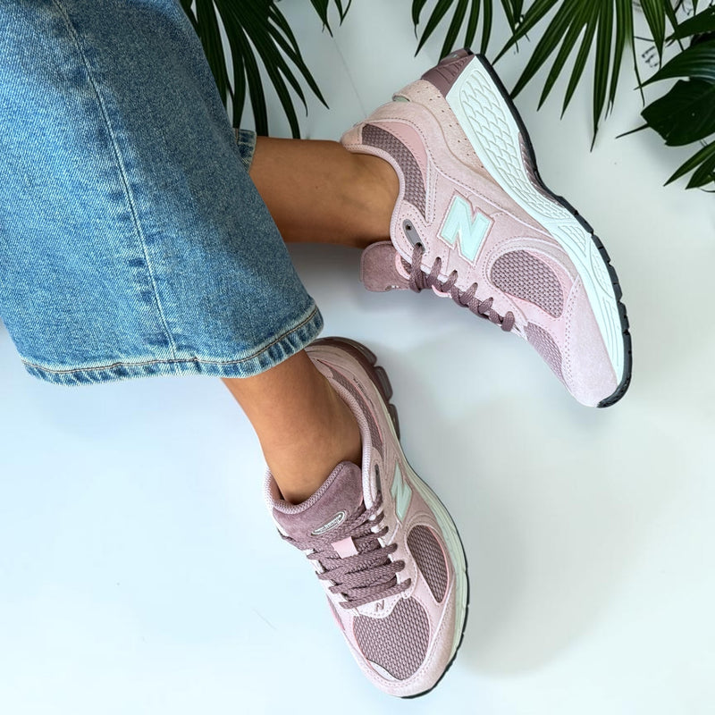 Womens New Balance 2002R Trainers AW26 - Chalk Pink