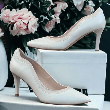 Womens Emis 8369 Off White Pearlized With Champagne Scallop Trim Heels - Ecru Pearl
