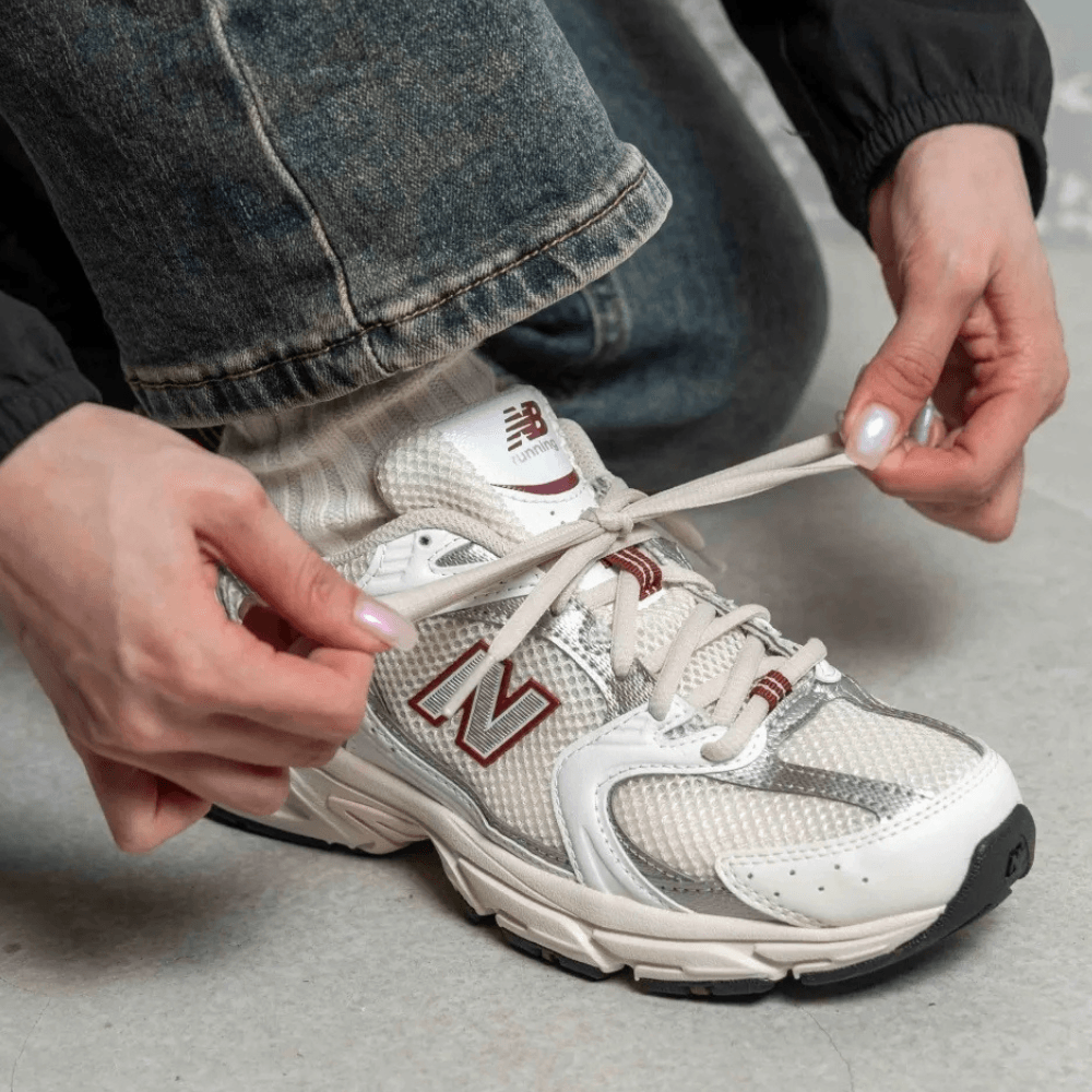 New Balance Womens 530 Trainers in White with Red