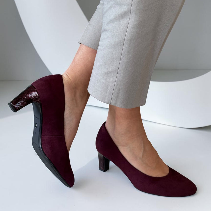 Womens Tamaris 22418 Court Shoe - Burgundy Comb