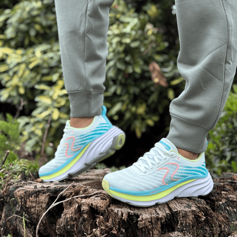 Womens Skechers D'Lux Vapor Trainers - White Multi