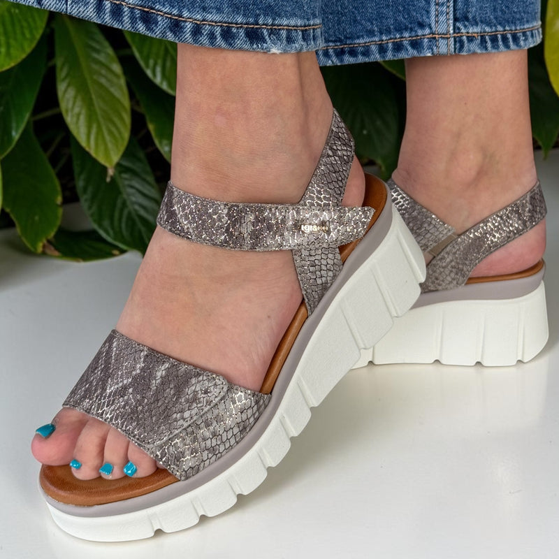 Womens Igi & Co 1189533 Grey Reptile Print Wedge Sandals - Grey