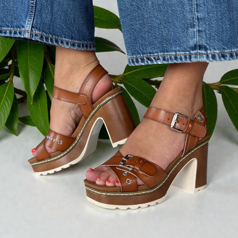 Womens Refresh 175290 Heeled Sandal - Camel