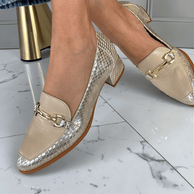 Womens Wonders C-6030 Metallic Scale Print Heeled Loafers - Beige Metallic