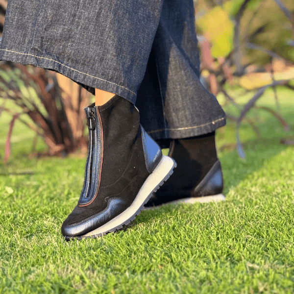 Womens Hispanitas 254354 Black and Navy Stretch Zip Front Boots - Kansas