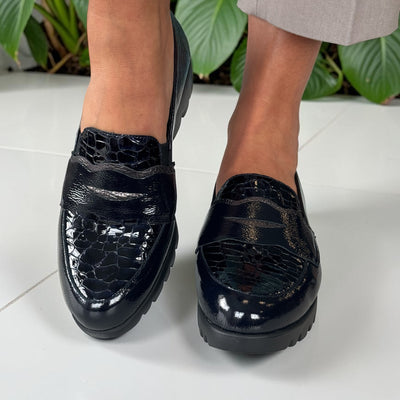Womens Wonders 33360 Wedged Loafers - Navy