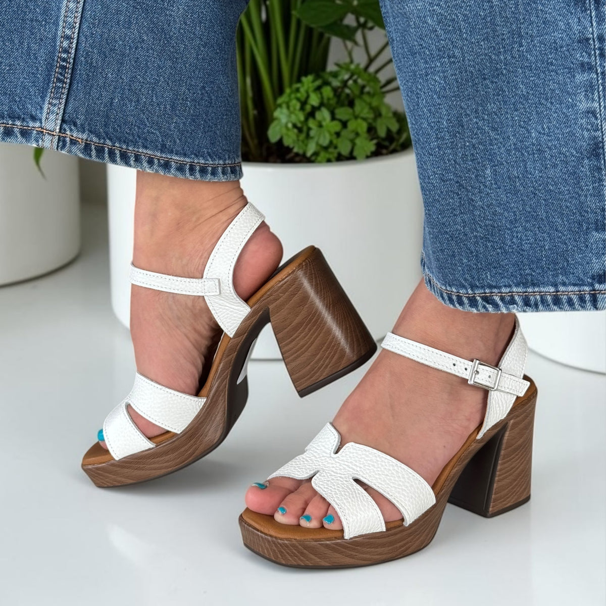 Womens Oh! My Sandals 5932 White Heeled Sandals