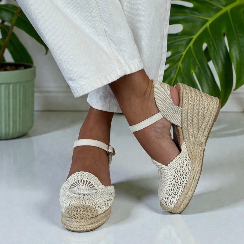 Womens Xti 145417 Beige Woven Espadrille Wedge Sandals - Beige