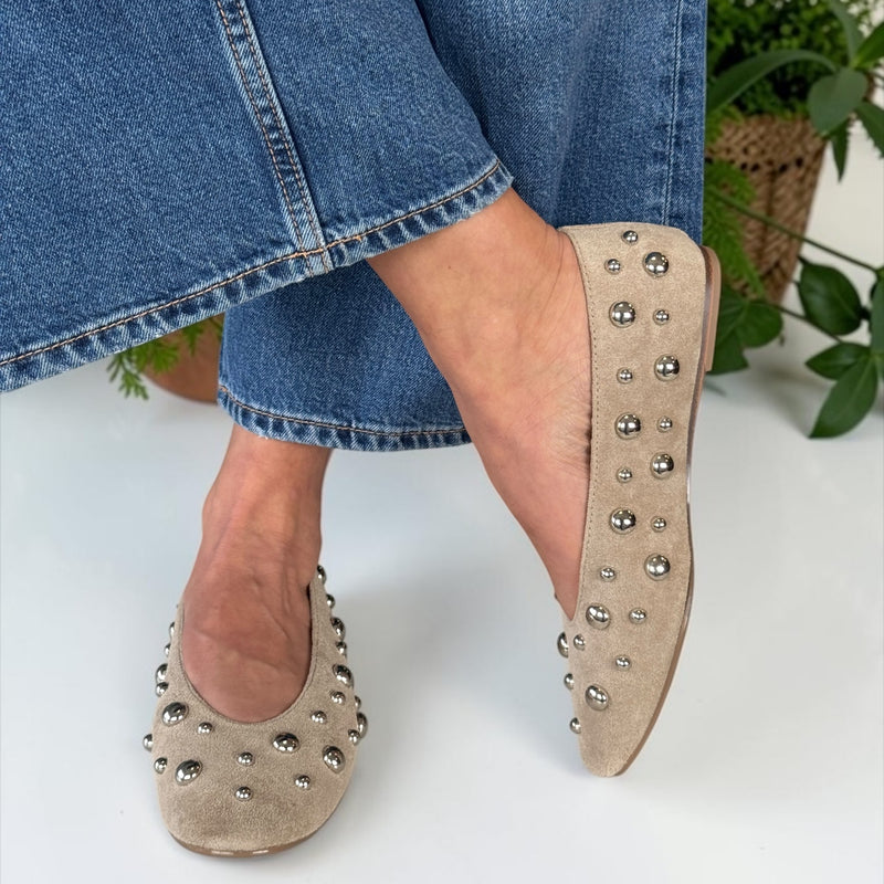 Womens Xti 145283 Suedette Studded Pumps - Beige Gold