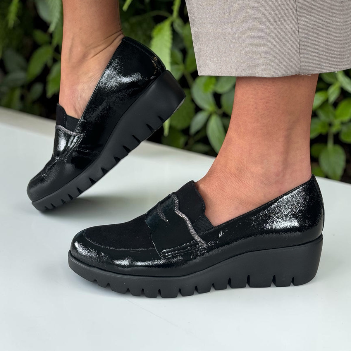 Womens Wonders 33360 Wedged Loafers