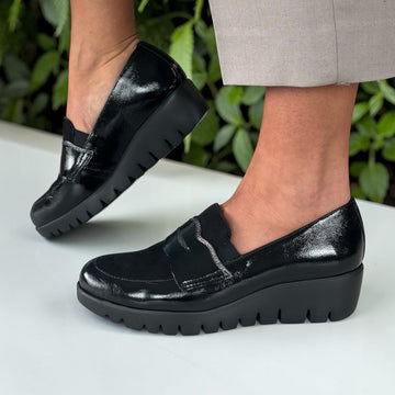 Womens Wonders 33360 Wedged Loafers - Black