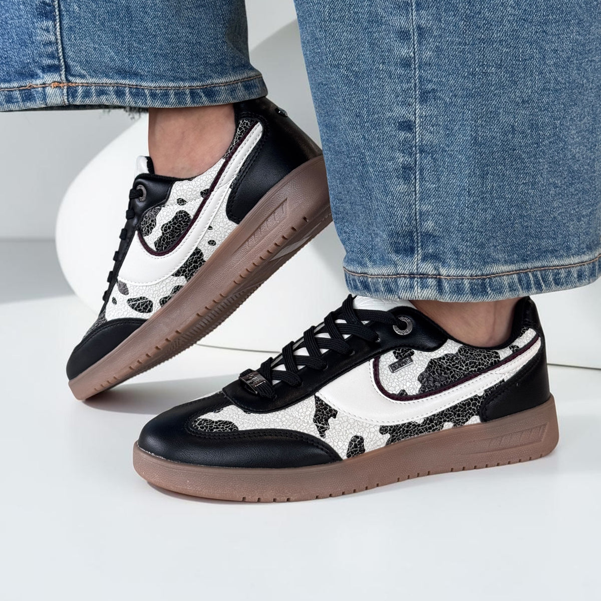 Womens Lloyd & Pryce Royer Trainers