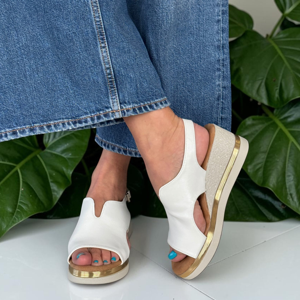 Womens Zanni & Co Kaimla One Wedge Sandals