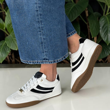 Womens Lloyd & Pryce Gaudin Suedette Gumsole Trainers - Coconut