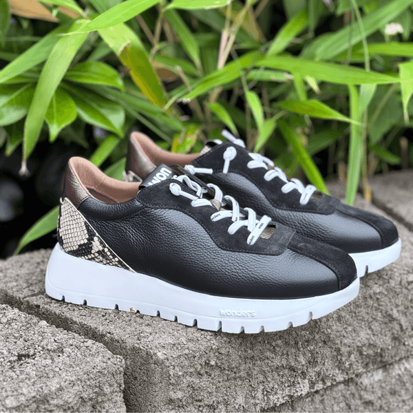 Womens Wonders A-2495 Black with Snake Print Heel Trainers