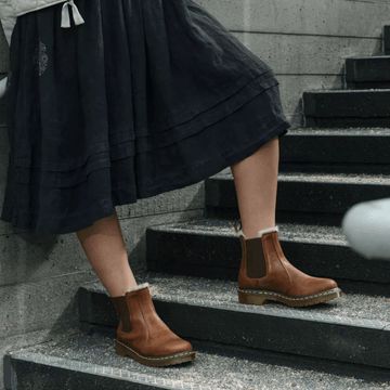 Womens Dr Martens 2976 Leonore Faux Fur Lined Chelsea Boot - Butterscotch