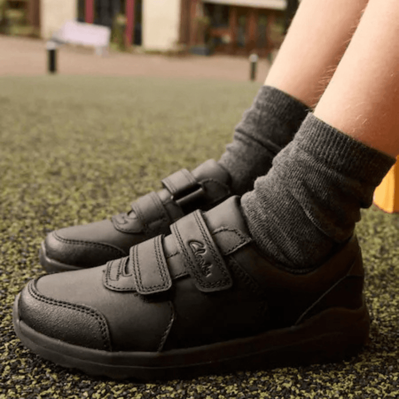 Junior Boys Clarks Daze Step 2 Velcro School Shoe - Black