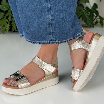 Womens Oh! My Sandals 5962 Wedge Sandals - Champagne