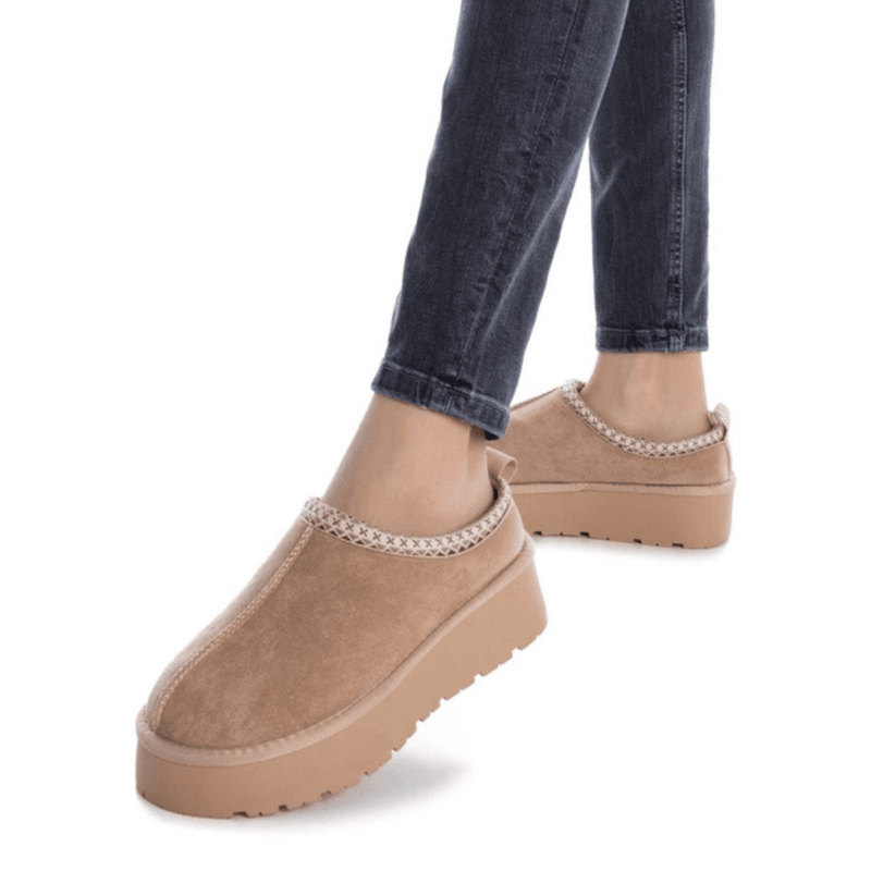 Womens Xti 143237 Faux Fur Lined Platform Mules - Beige Gold